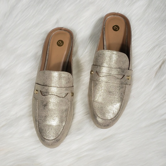 Gold round toe mules NWOB - Picture 2 of 5